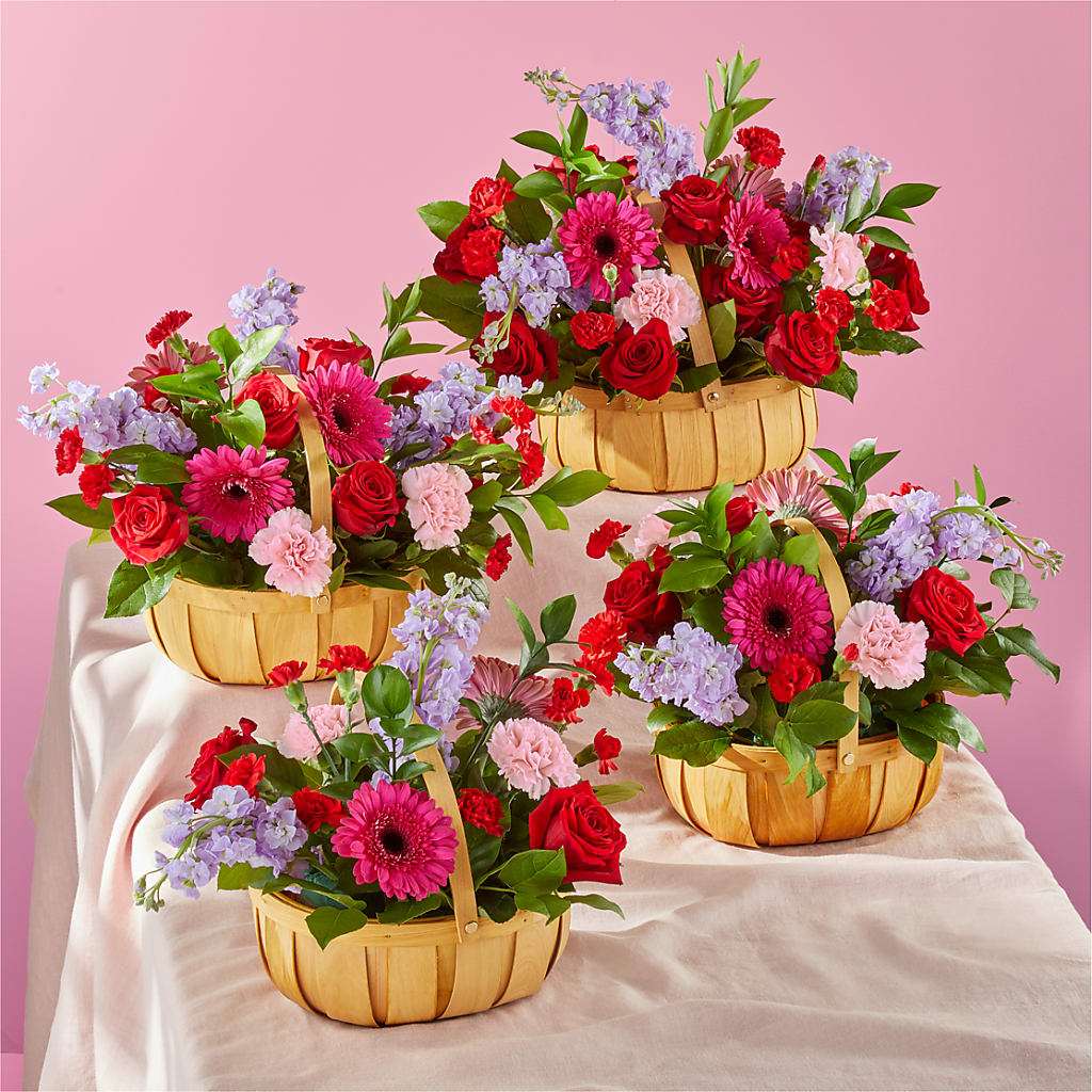 Pink Picnic Basket – FLORAL CREATIONS & GIFTS, Weslaco TX
