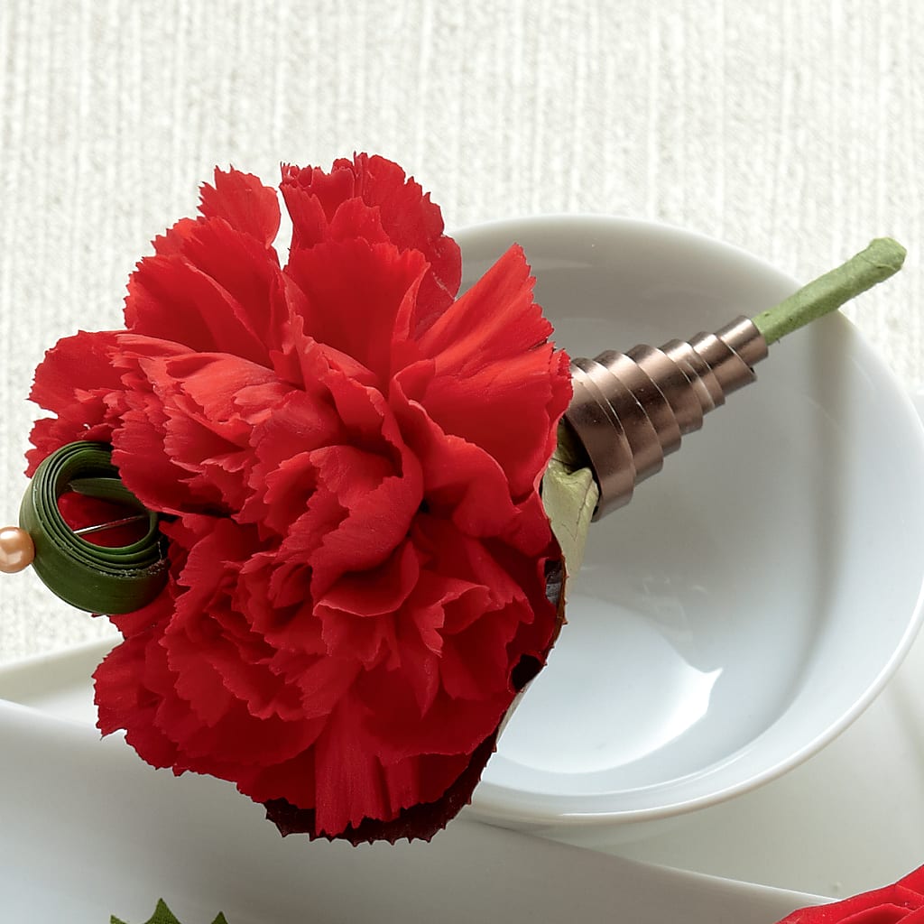 Red Carnation Boutonniere – FLORAL CREATIONS & GIFTS, Weslaco TX