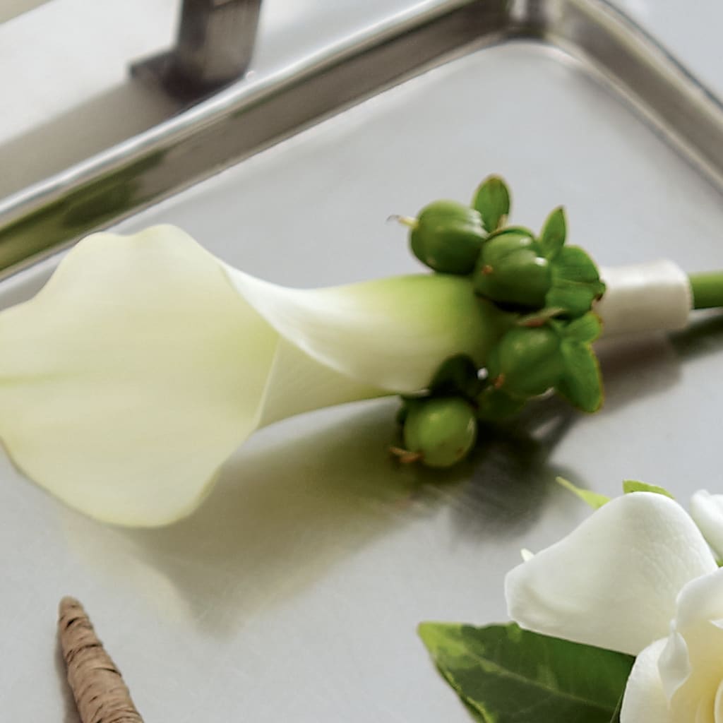 White Calla Boutonniere – FLORAL CREATIONS & GIFTS, Weslaco TX